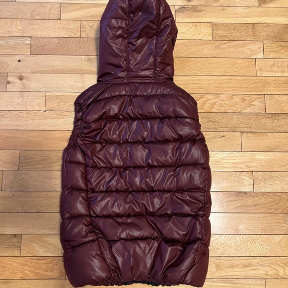 Burgundy puffer vest - Picture 3 of 3